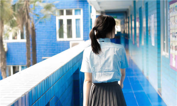 覃塘如何找到一个可以帮助我生孩子的女人？